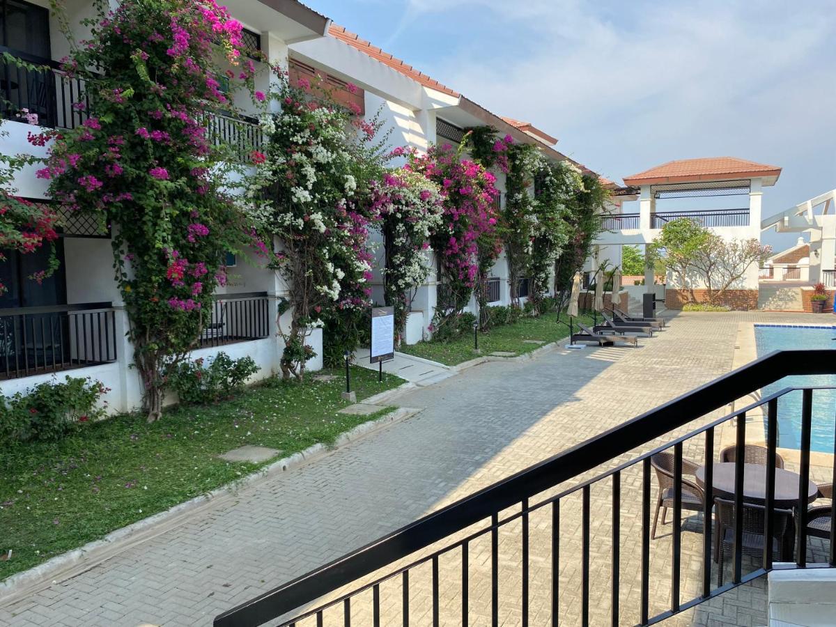 Plaza Del Norte Hotel And Convention Center Laoag Εξωτερικό φωτογραφία