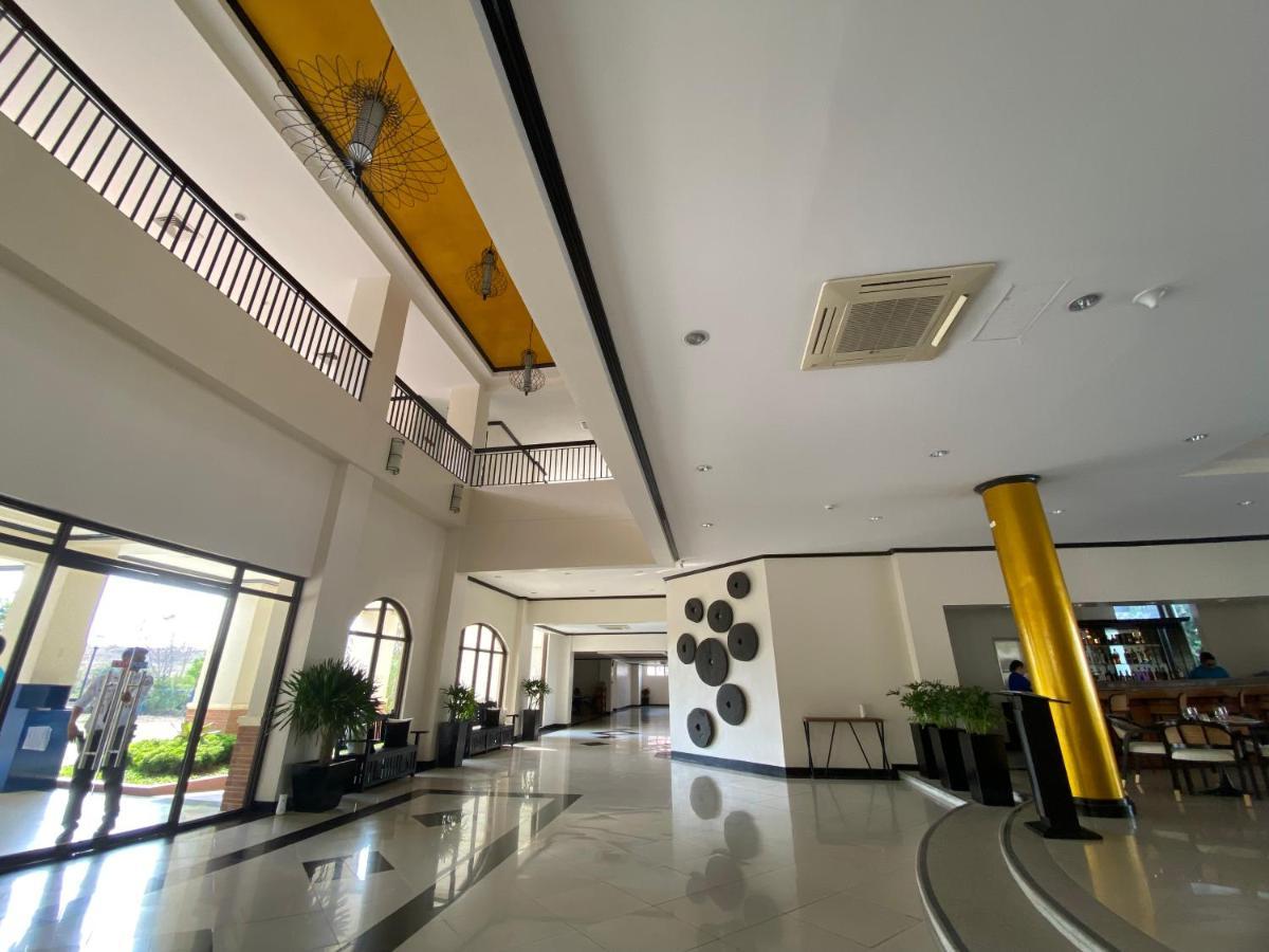 Plaza Del Norte Hotel And Convention Center Laoag Εξωτερικό φωτογραφία