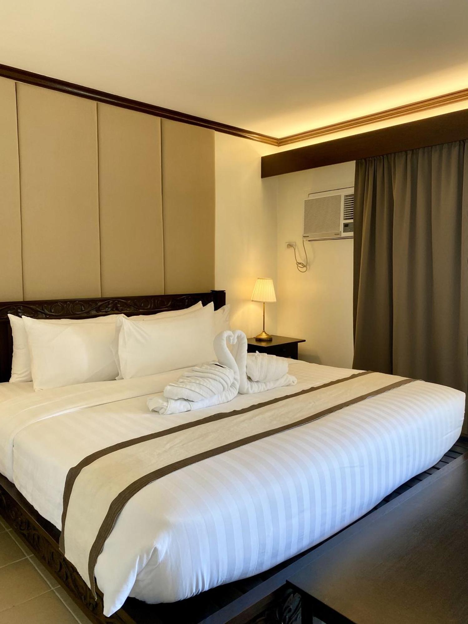 Plaza Del Norte Hotel And Convention Center Laoag Εξωτερικό φωτογραφία
