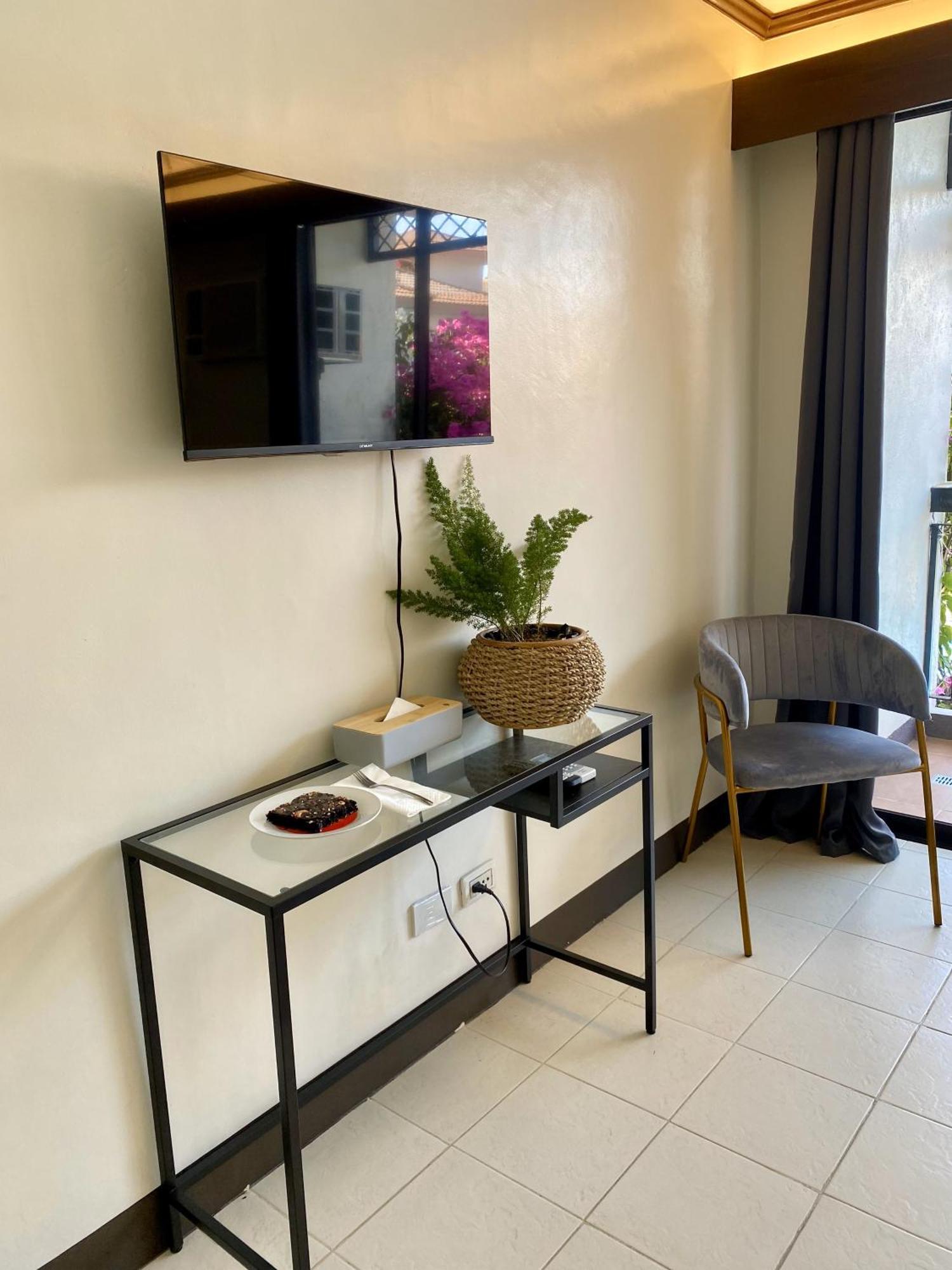 Plaza Del Norte Hotel And Convention Center Laoag Εξωτερικό φωτογραφία