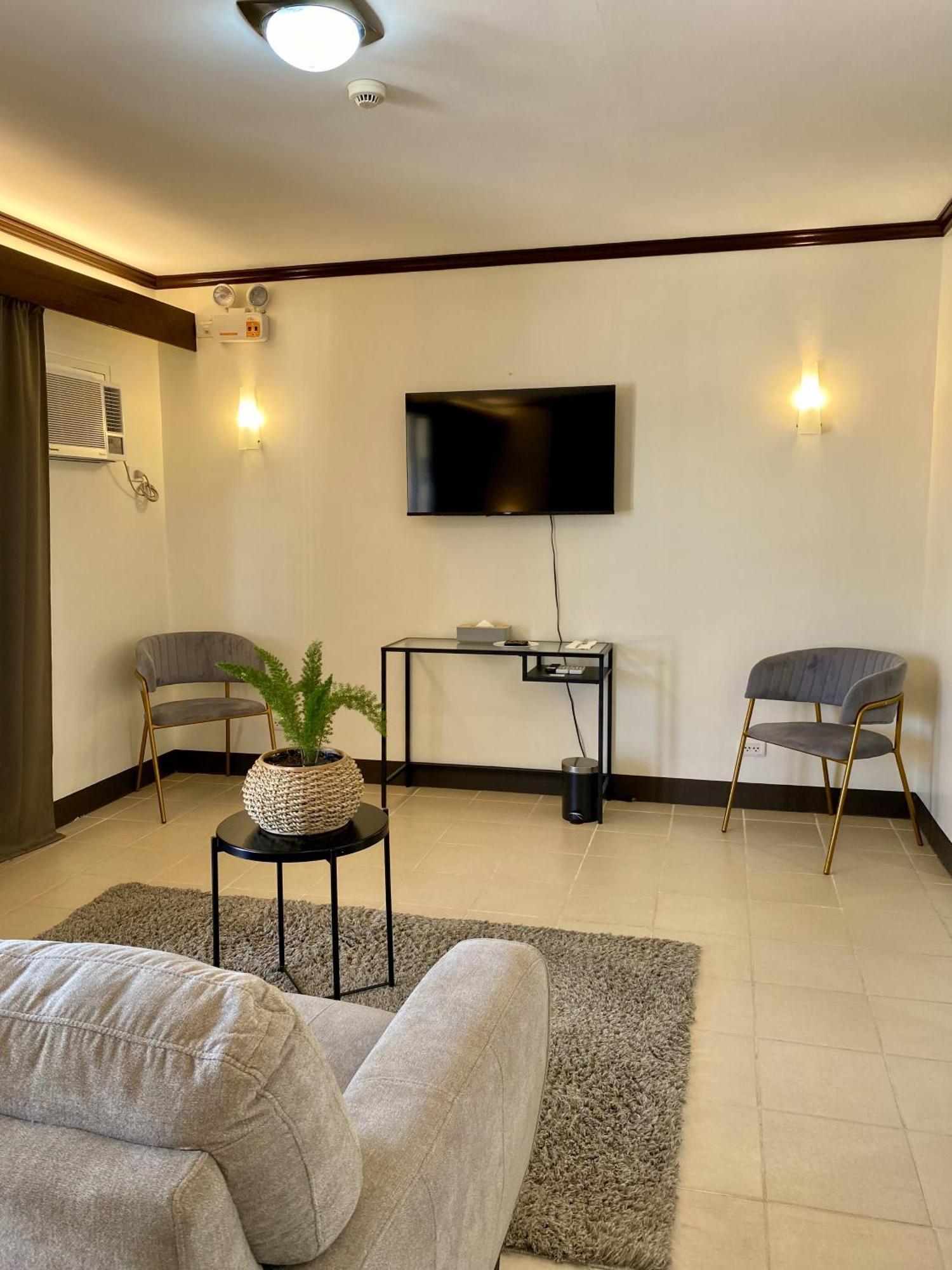 Plaza Del Norte Hotel And Convention Center Laoag Εξωτερικό φωτογραφία